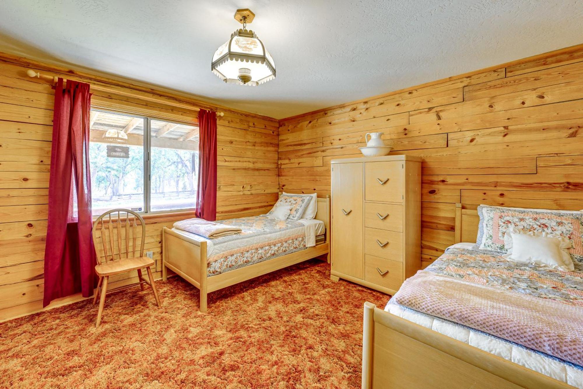 Cozy Family-Friendly Badger Retreat With Fireplace! Экстерьер фото