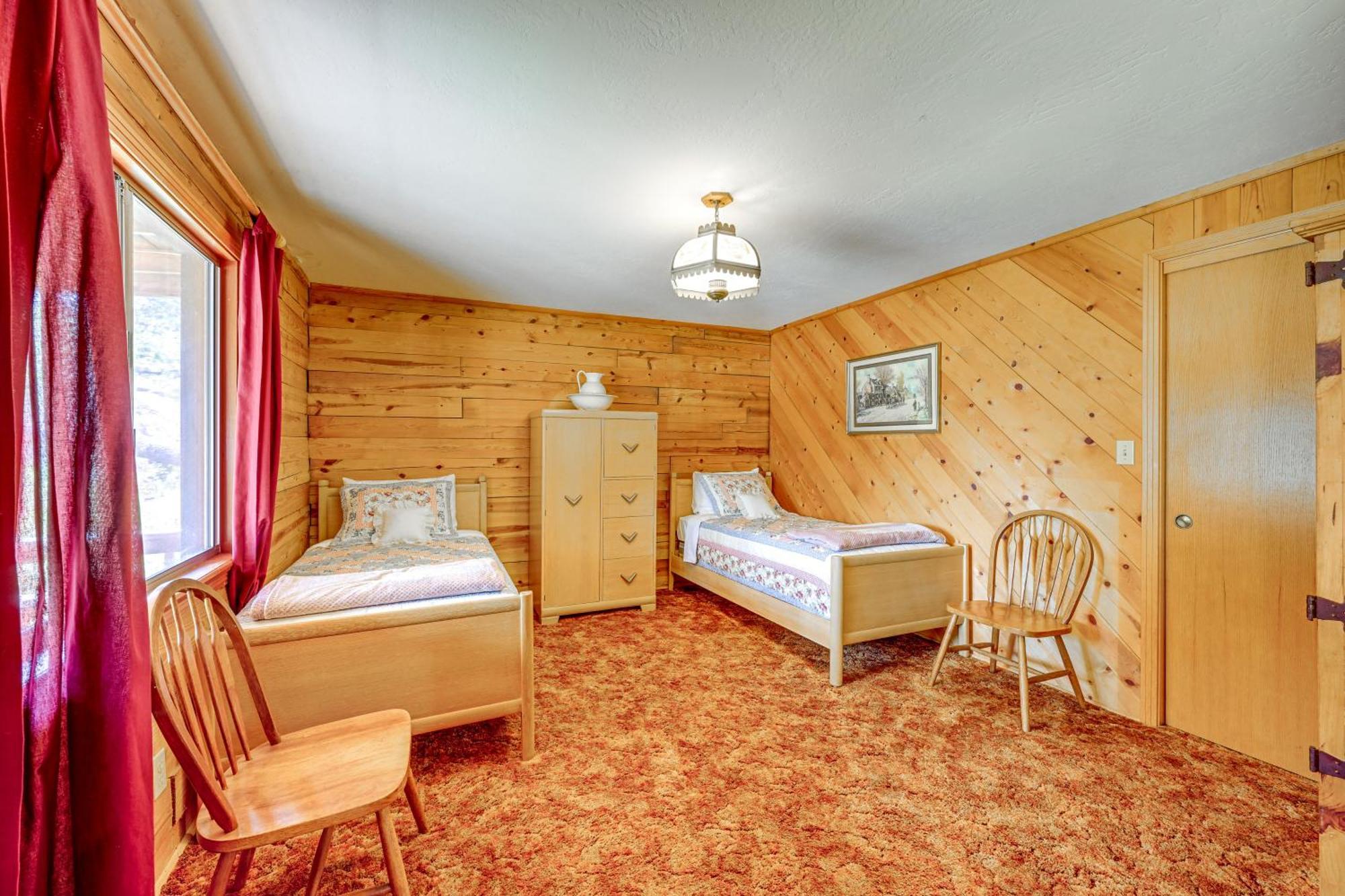 Cozy Family-Friendly Badger Retreat With Fireplace! Экстерьер фото