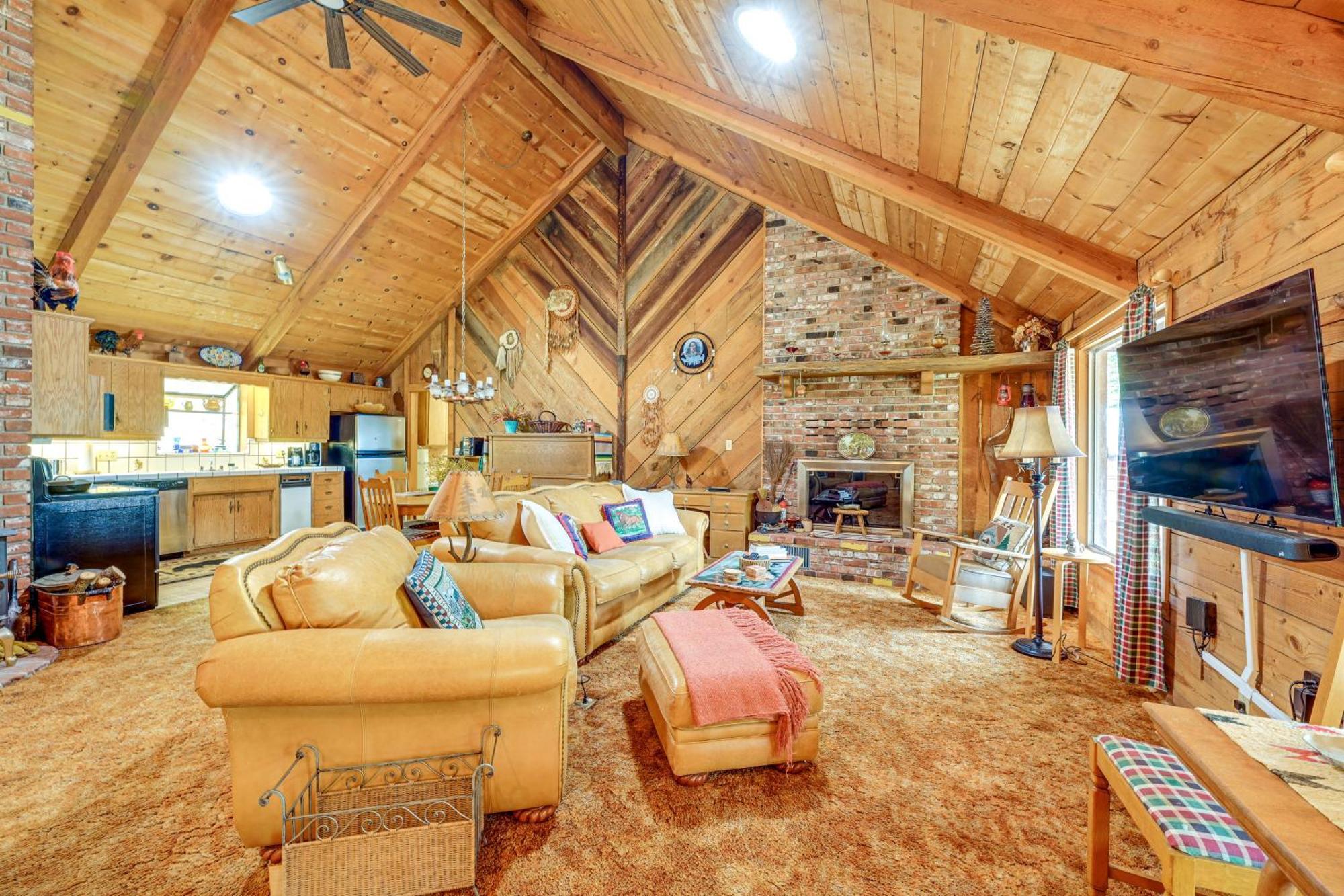 Cozy Family-Friendly Badger Retreat With Fireplace! Экстерьер фото