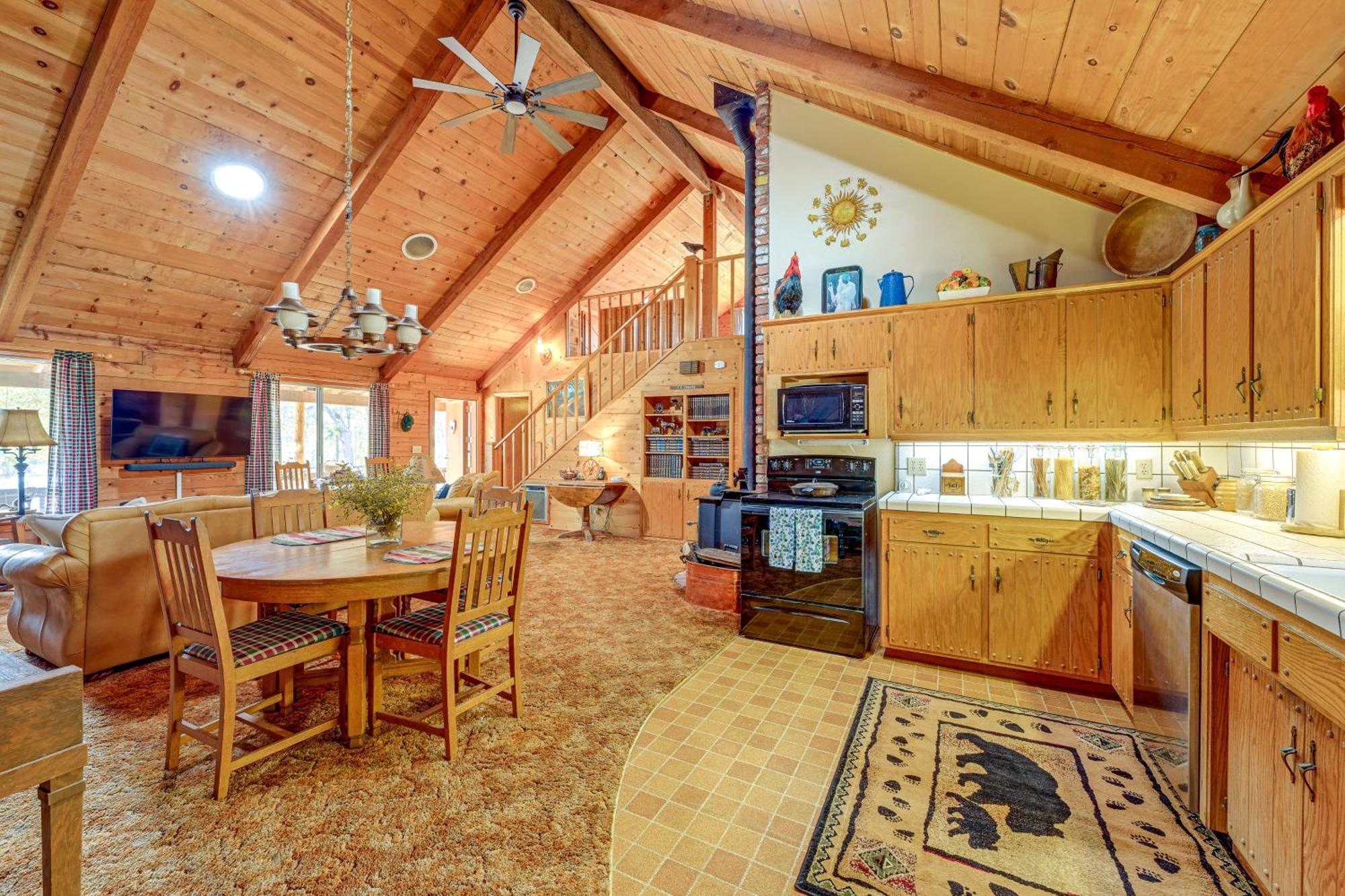 Cozy Family-Friendly Badger Retreat With Fireplace! Экстерьер фото